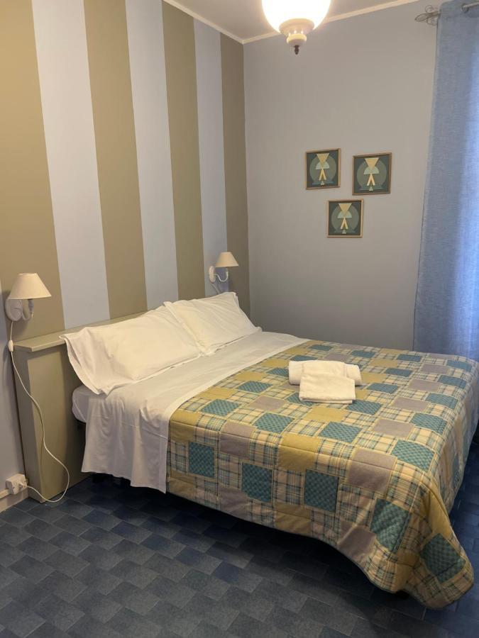Hotel Meri Framura Buitenkant foto